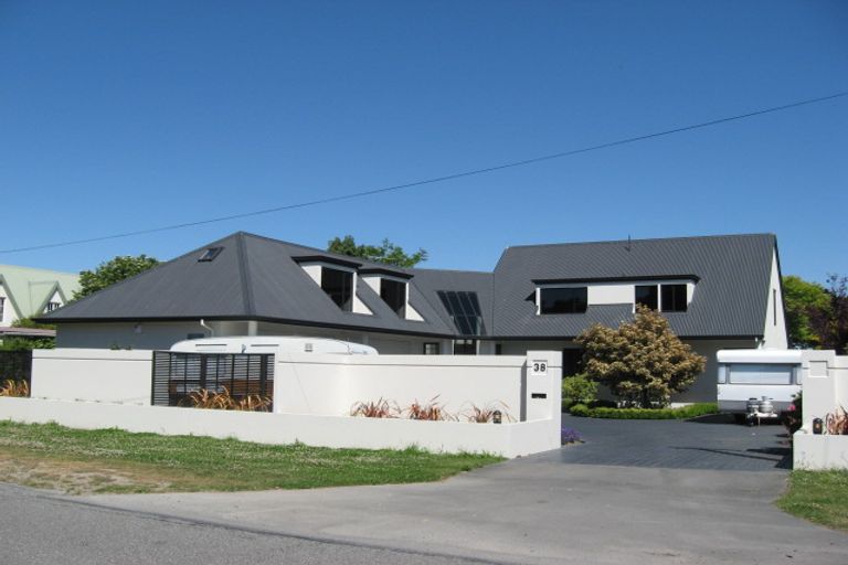 Photo of property in 38 Hawthornden Road, Avonhead, Christchurch, 8042
