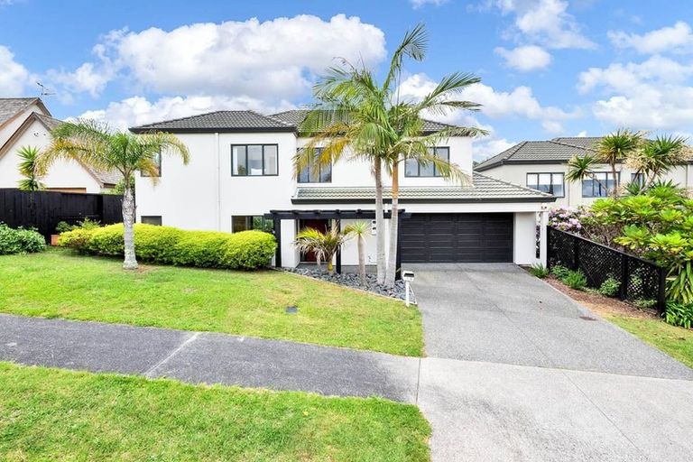Photo of property in 1/4 Buncrana Place, Pinehill, Auckland, 0632