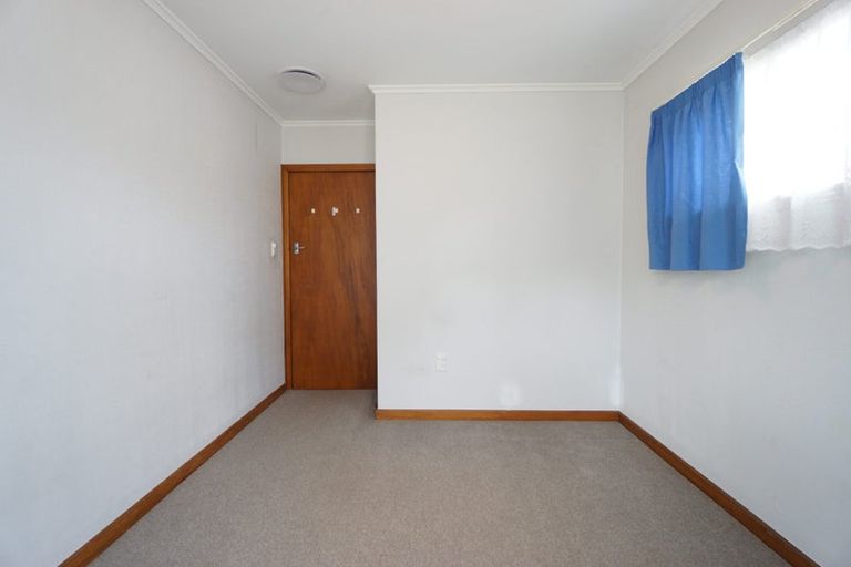 Photo of property in 494 Blockhouse Bay Road, Blockhouse Bay, Auckland, 0600