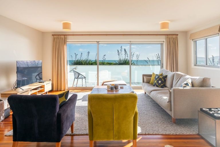 Photo of property in 121 The Parade, Paekakariki, 5034