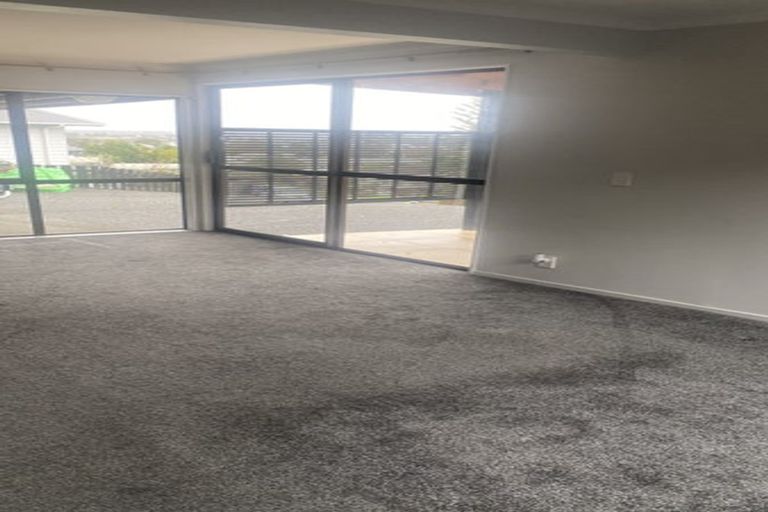 Photo of property in 41 Lavelle Road, Henderson, Auckland, 0612