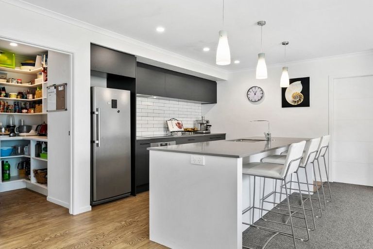 Photo of property in 22 Ballintoy Park Drive, Welcome Bay, Tauranga, 3175