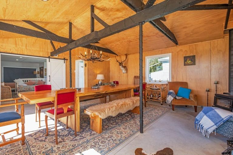 Photo of property in 1807 Kimbolton Road, Kiwitea, Feilding, 4777