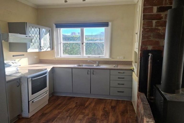 Photo of property in 32 Tower Street, Hornby, Christchurch, 8042
