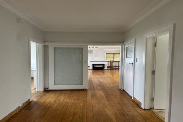 Photo of property in 11 Waru Street, Khandallah, Wellington, 6035