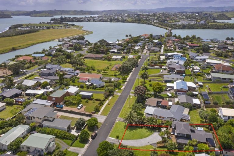 Photo of property in 18 Taipari Avenue, Raglan, 3225