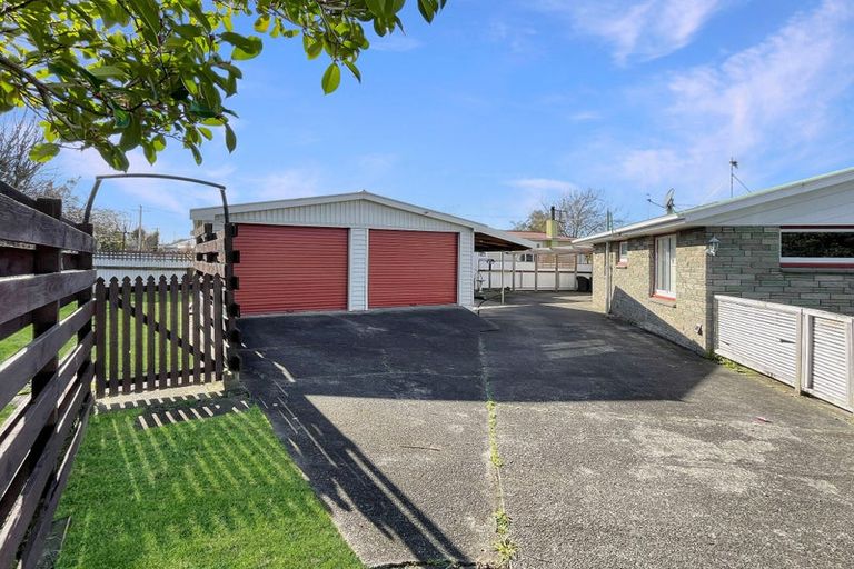 Photo of property in 76 Lethbridge Street, Feilding, 4702