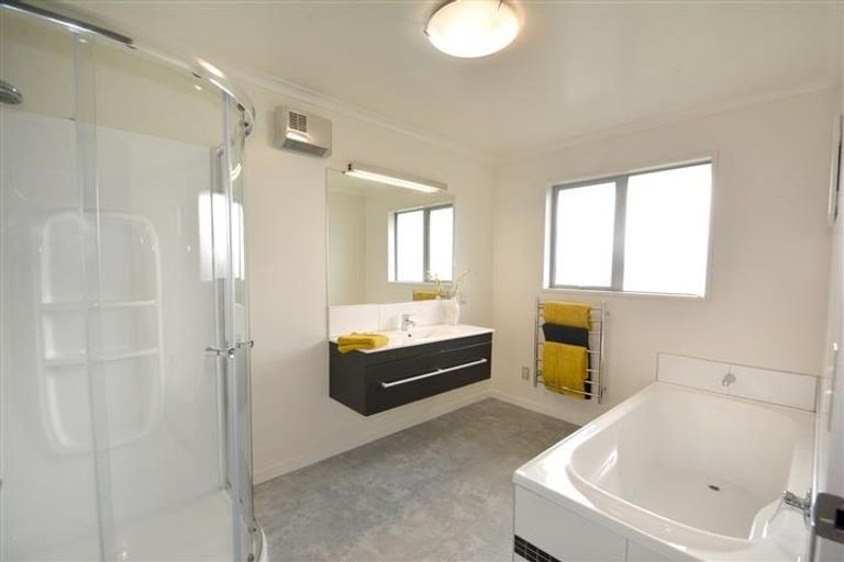 Photo of property in 24 Sunninghurst Drive, Fairfield, Dunedin, 9018