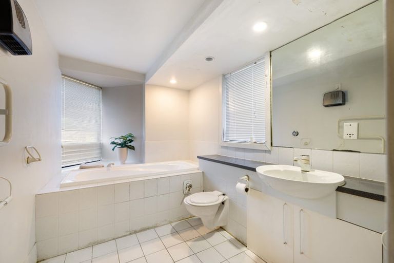 Photo of property in 72 Glenstrae Road, Redcliffs, Christchurch, 8081