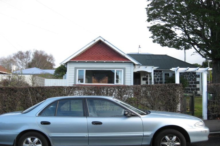 Photo of property in 2 Bruce Street, Roslyn, Dunedin, 9011