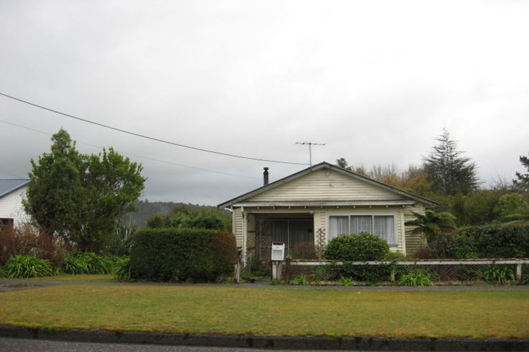 Photo of property in 51 Omapere Street, Dobson, Greymouth, 7805