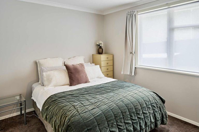 Photo of property in 15 Penguin Grove, Waitangirua, Porirua, 5024