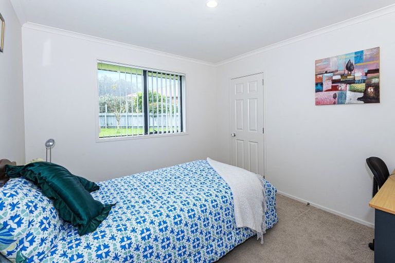 Photo of property in 16 Maxwell Place, Queenstown, 9300
