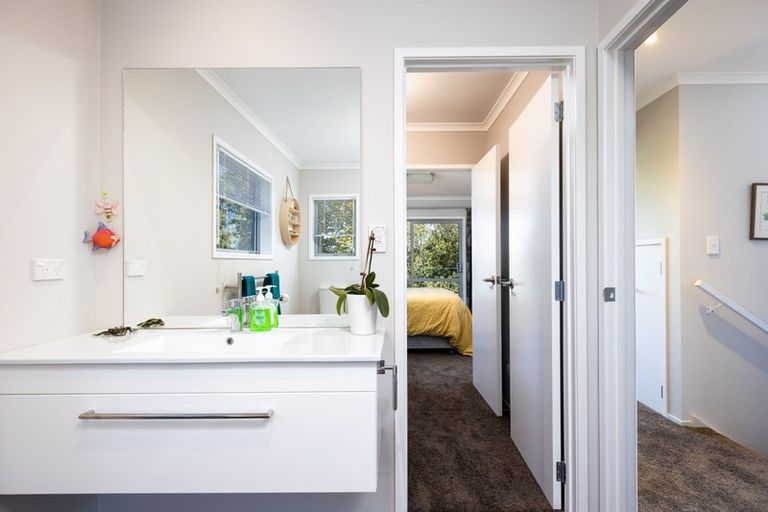 Photo of property in 398 Mangorei Road, Highlands Park, New Plymouth, 4312