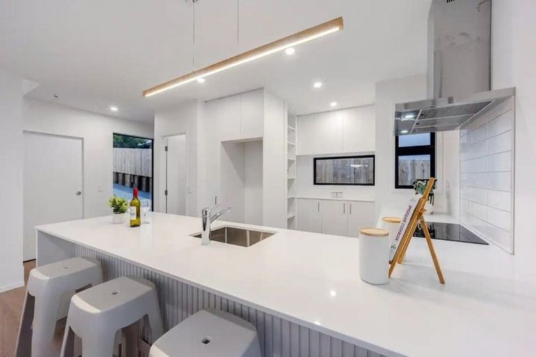 Photo of property in 5/71 West Coast Road, Glen Eden, Auckland, 0602