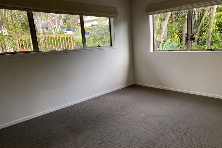 Photo of property in 4 Lynngate Place, Hillcrest, Auckland, 0627