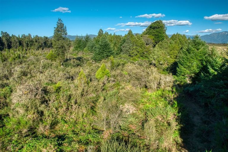 Photo of property in 1967e Arnold Valley Road, Moana, 7872