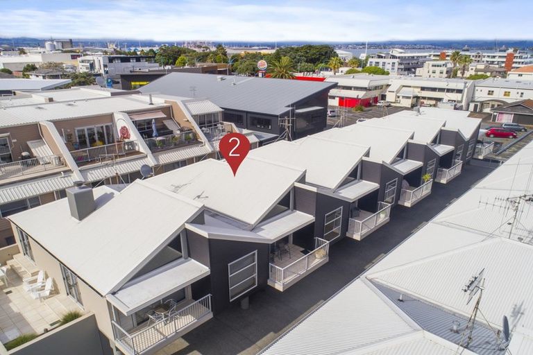 Photo of property in 2/48 May Street, Mount Maunganui, 3116