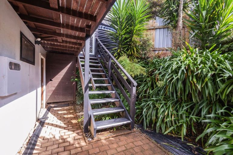 Photo of property in 38 Carlton Terrace, Westown, New Plymouth, 4310