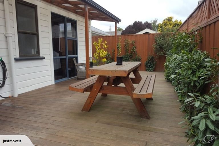 Photo of property in 2 Moffett Street, Islington, Christchurch, 8042