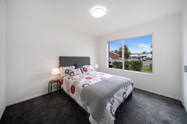 Photo of property in 15 Penderford Place, Mangere East, Auckland, 2024