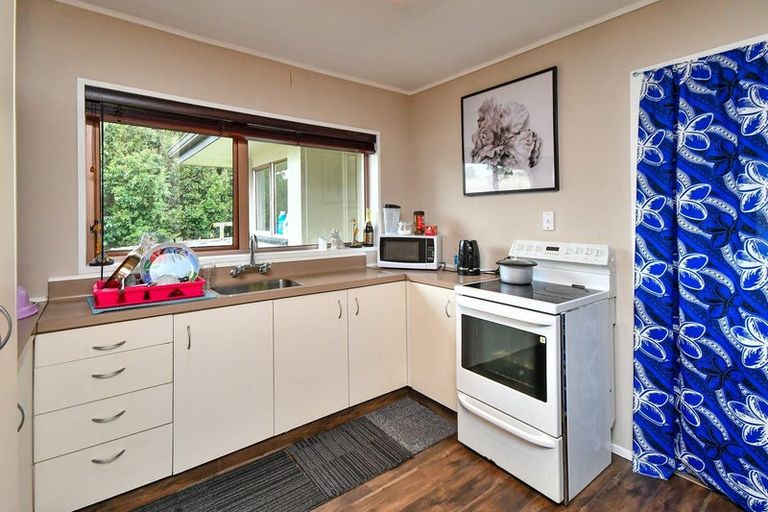 Photo of property in 12 Huber Street, Weymouth, Auckland, 2103