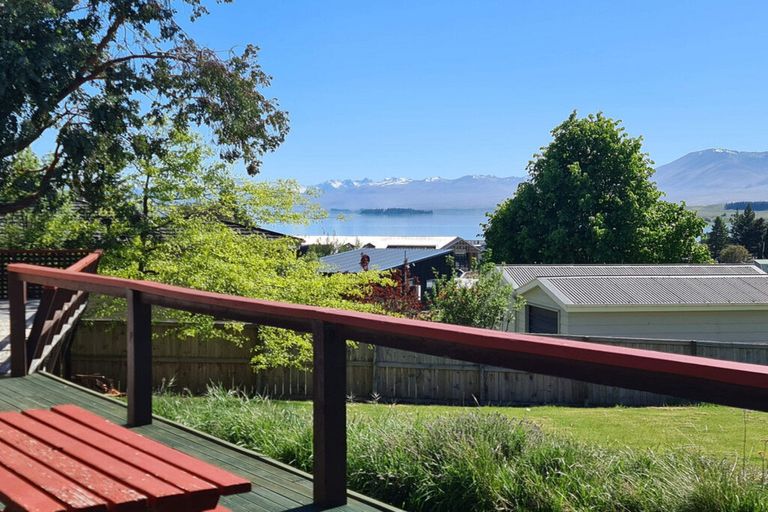 Photo of property in 31 Aorangi Crescent, Lake Tekapo, 7999