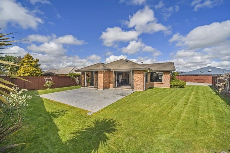 Photo of property in 22 Cleveland Heights, Kelvin Grove, Palmerston North, 4414