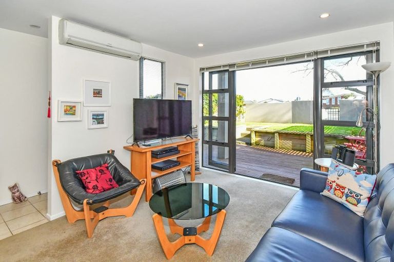 Photo of property in 2/8 Landscape Road, Papatoetoe, Auckland, 2025