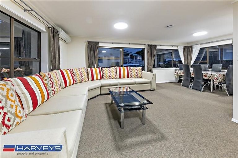 Photo of property in 2/136 Rangitoto Road, Papatoetoe, Auckland, 2025