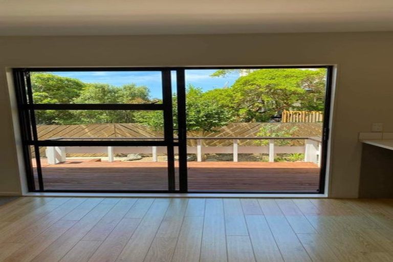 Photo of property in 11b Bay Street, Red Beach, 0932