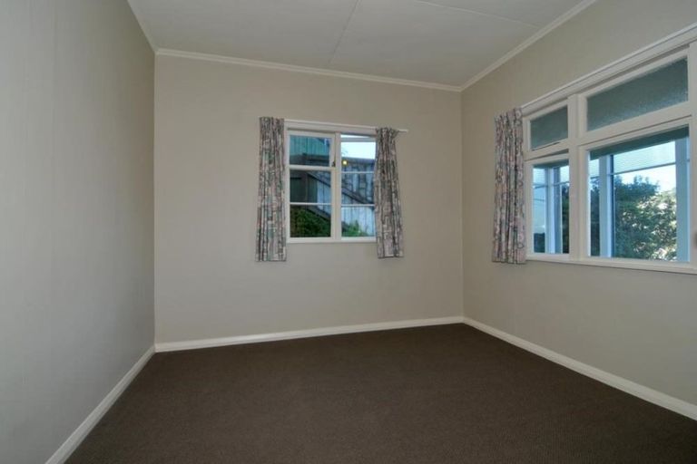 Photo of property in 12a Freeling Street, Island Bay, Wellington, 6023