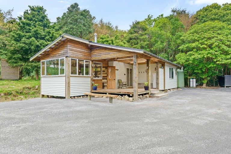 Photo of property in 76 Parenga Road, Hautere, Otaki, 5582