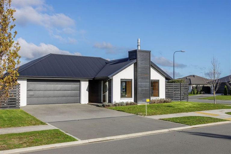 Photo of property in 24 Shillingford Boulevard, Rolleston, 7615