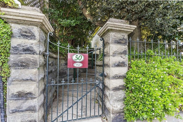 Photo of property in 50 Russell Terrace, Berhampore, Wellington, 6023
