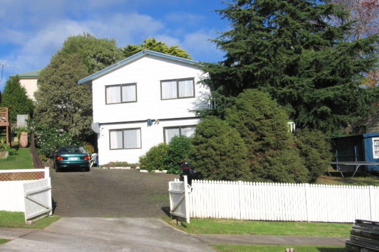 Photo of property in 5 Melia Grove, Goodwood Heights, Auckland, 2105