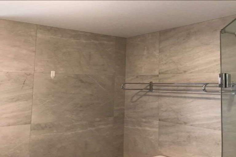 Photo of property in 2 Veneta Close, Flat Bush, Auckland, 2019