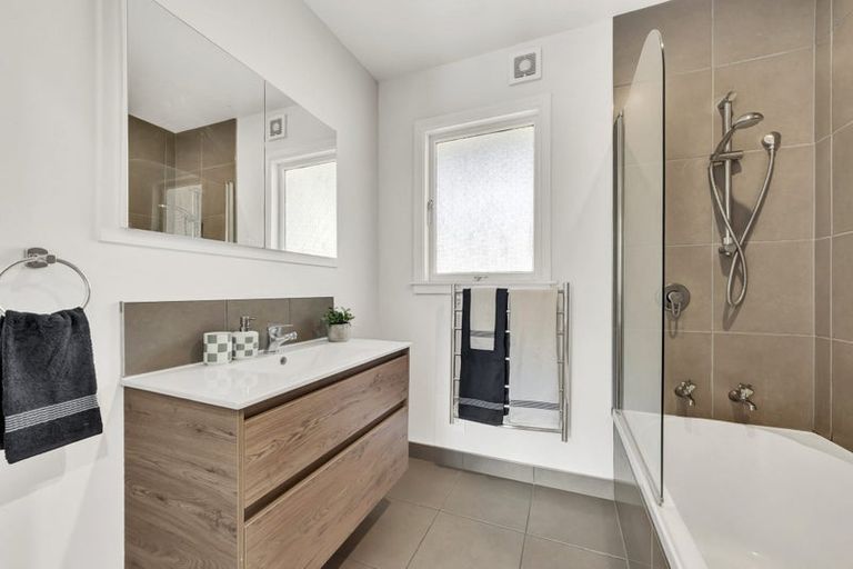 Photo of property in 31 Fifield Terrace, Waltham, Christchurch, 8023