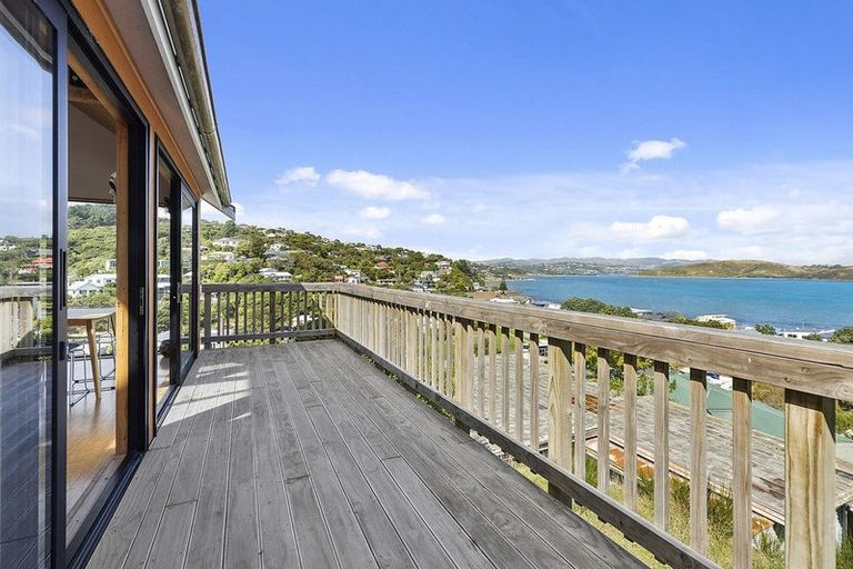 Photo of property in 13 Airlie Road, Plimmerton, Porirua, 5026