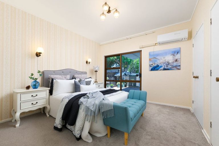 Photo of property in 35d Edmonton Road, Henderson, Auckland, 0612