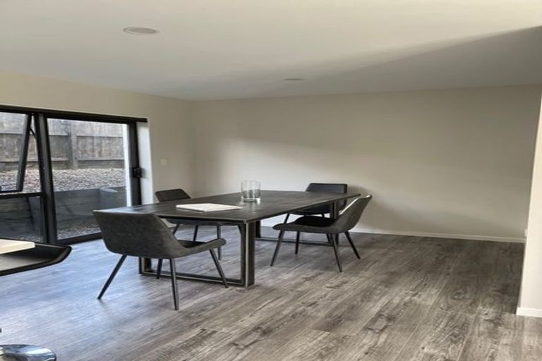 Photo of property in 10 Han Court, Glen Eden, Auckland, 0602