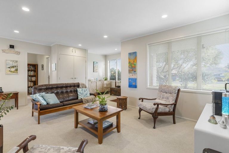 Photo of property in 30 Elliot Street, Howick, Auckland, 2014