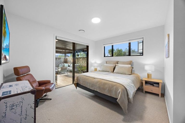 Photo of property in 5 Valley Crescent, Wanaka, 9305