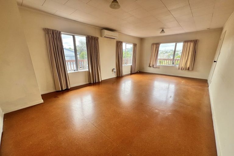 Photo of property in 81 Trias Road, Totara Vale, Auckland, 0629