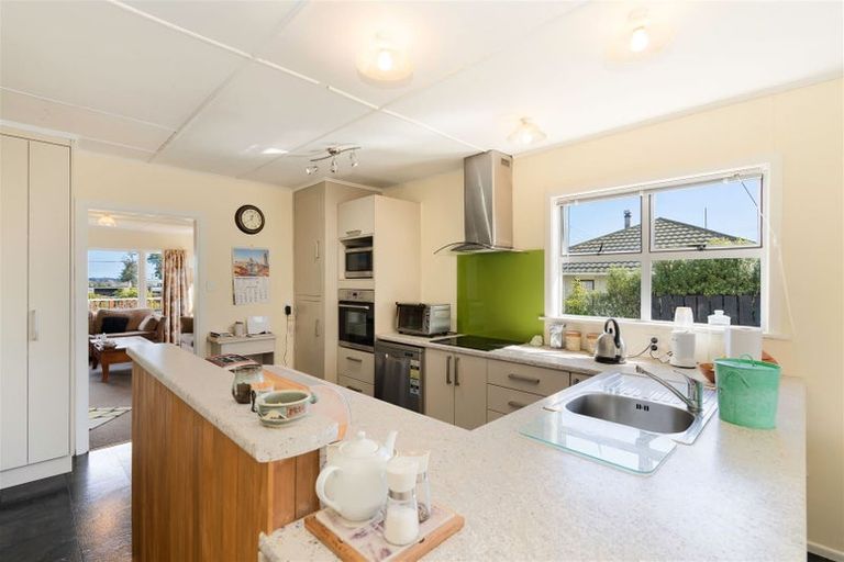 Photo of property in 286 Kawiu Road, Levin, 5510