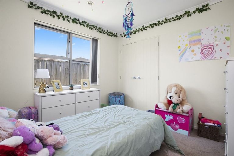 Photo of property in 18 Yatterina Avenue, Takanini, 2112