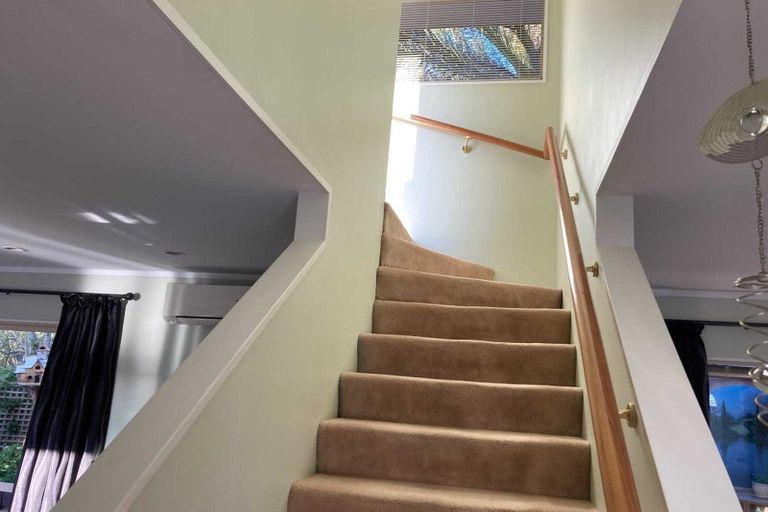 Photo of property in 2/71 Balmain Road, Birkenhead, Auckland, 0626