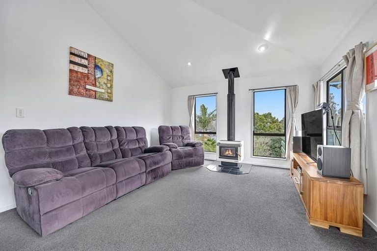Photo of property in 364a Glenfield Road, Glenfield, Auckland, 0629