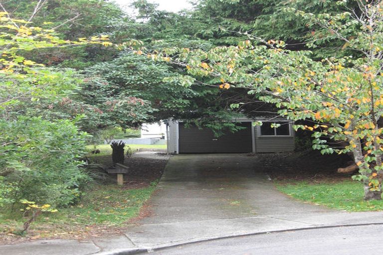 Photo of property in 13 Kopara Grove, Stokes Valley, Lower Hutt, 5019