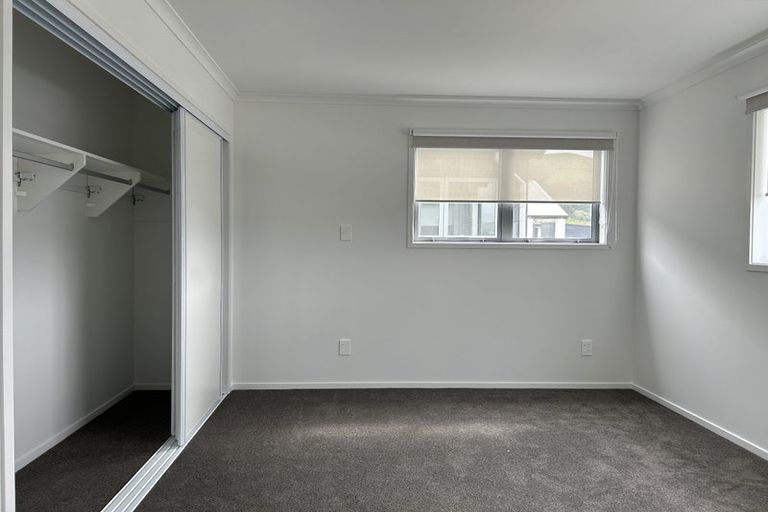 Photo of property in 15 Koreke Close, Kenepuru, Porirua, 5022